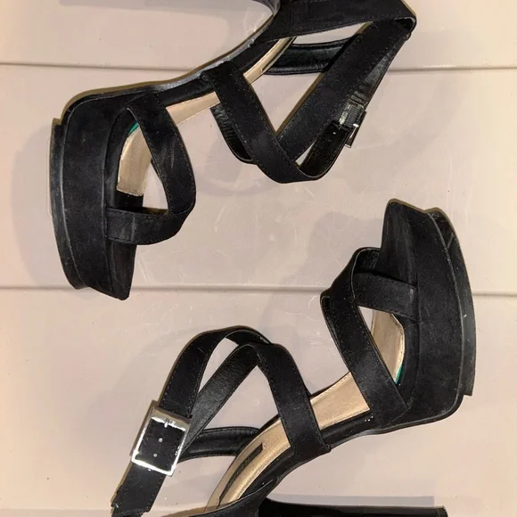 Black Strappy Platform Heels - Picture 3 of 3